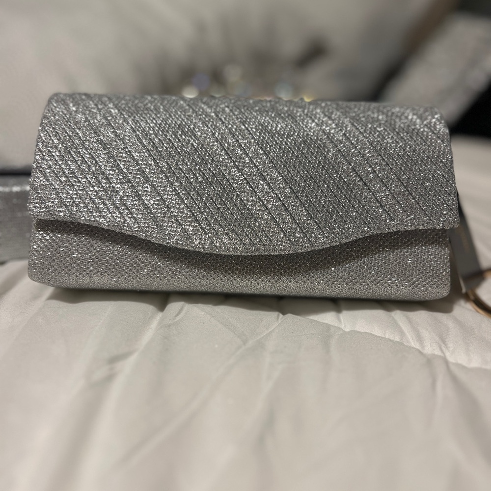 Elegant Silver Envelope Snap Close Clutch Bag